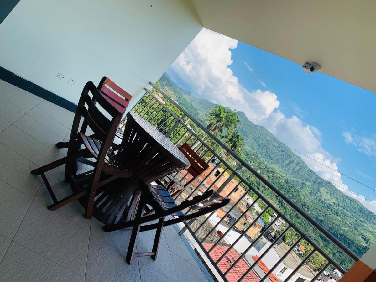 Hotel Bellavista Premium Villeta Luaran gambar